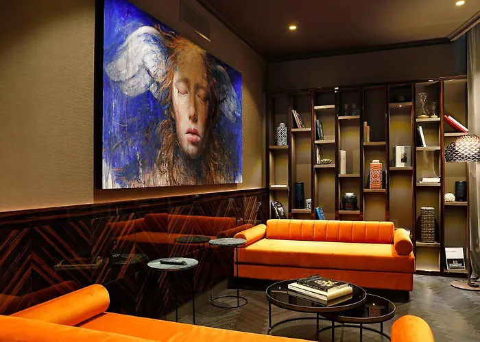 U-visionary Otel