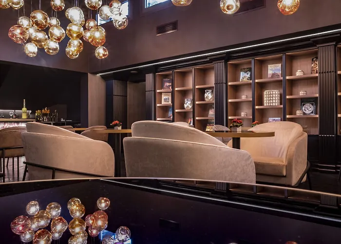 U-visionary Otel