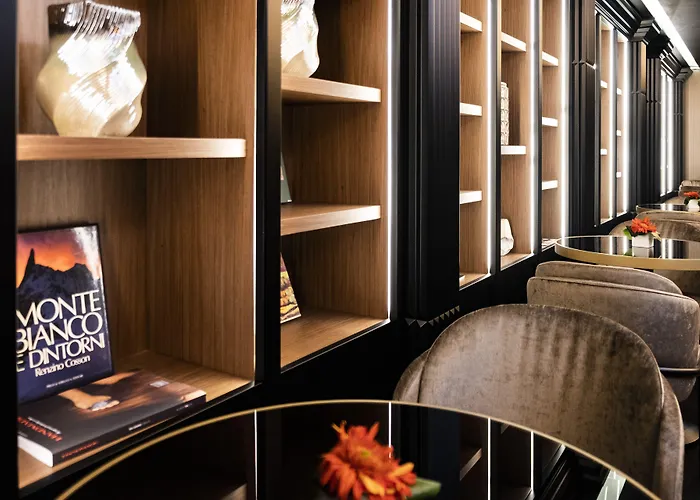 U-visionary Otel