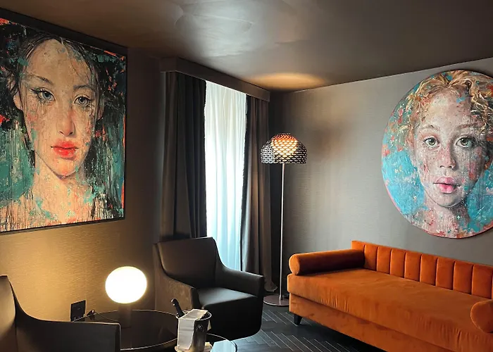 U-visionary Otel 5*