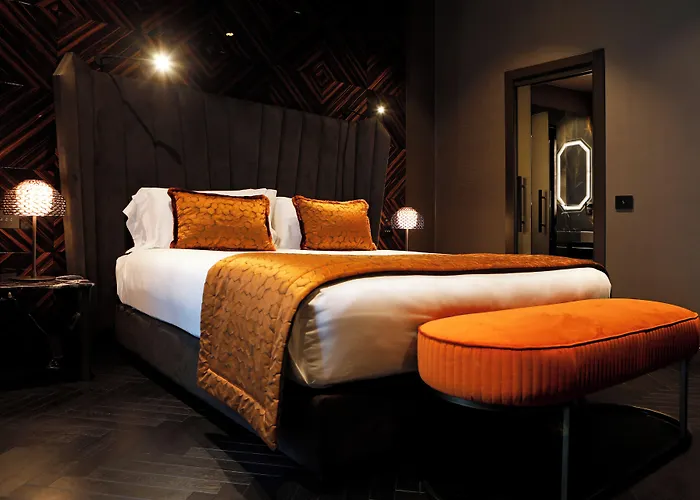 U-visionary Hotel